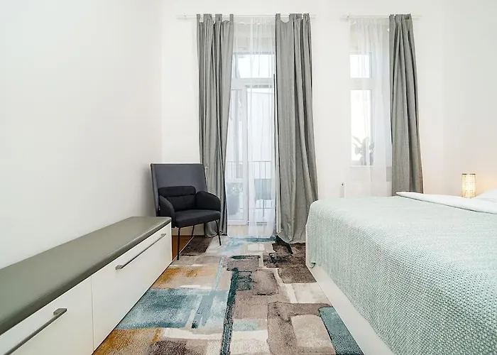 Apartman Incredibly Cozy And Spacious With Terrace And Ac Prága