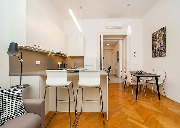 Incredibly Cozy And Spacious With Terrace And Ac Prága