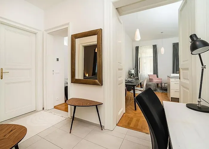 Apartman Incredibly Cozy And Spacious With Terrace And Ac