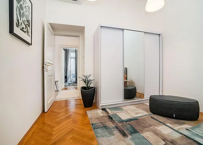Apartman Incredibly Cozy And Spacious With Terrace And Ac *