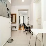Appartement Incredibly Cozy And Spacious With Terrace And Ac Praag