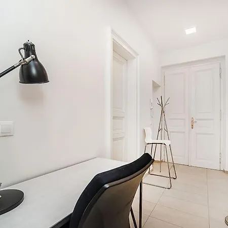 Incredibly Cozy And Spacious With Terrace And Ac Apartment *