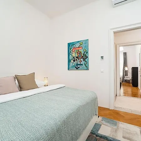 Apartment Incredibly Cozy And Spacious With Terrace And Ac Prag