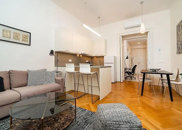 Incredibly Cozy And Spacious With Terrace And Ac * Praha