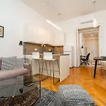 Incredibly Cozy And Spacious With Terrace And Ac * 프라하